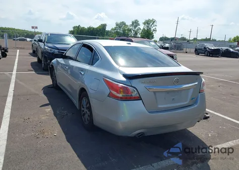 2015 Nissan Altima 2.5 S z USA, uszkodzony, nr VIN 1N4AL3AP7FC422031
